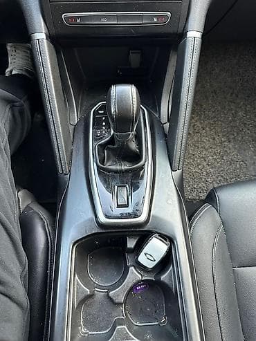 салон машины: Renault QM6: 2022 г., 2 л, Автомат, Газ, Кроссовер — 10