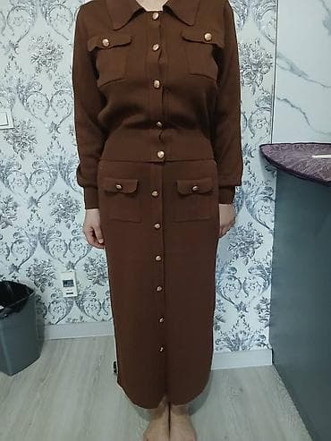 1) двойка шоколадного цвета - Длина миди - Застёжка на ряд