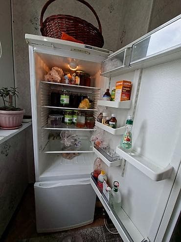 mini refrigerator: Холодильник Atlant, Б/у, Двухкамерный, 180 * — 1