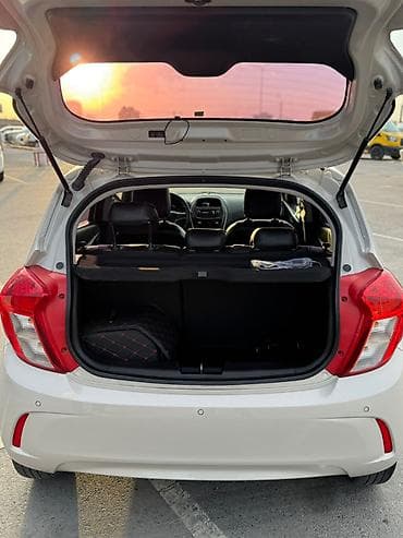 купить шевроле: Chevrolet Spark: 2018 г., 1 л, Вариатор, Бензин, Хэтчбэк — 6