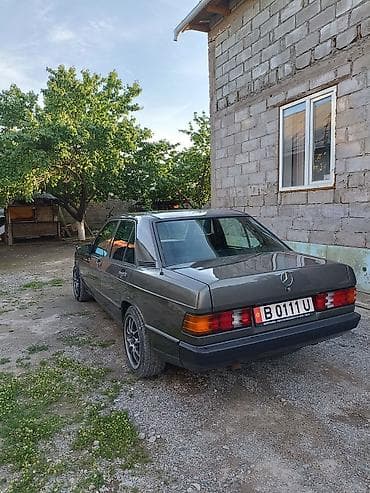 190: Mercedes-Benz 190: 1985 г., 2 л, Механика, Бензин — 9