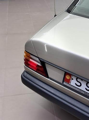 v class: Mercedes-Benz W124: 1988 г., 2.3 л, Механика, Бензин — 6