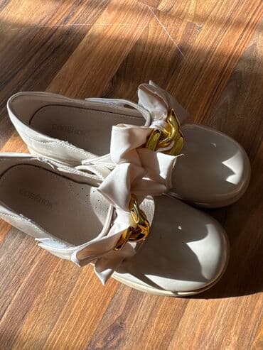 дешево качественная обувь: Туфельки для девочки Размер 37 Бежевые лакированые Состояние отличное — 3