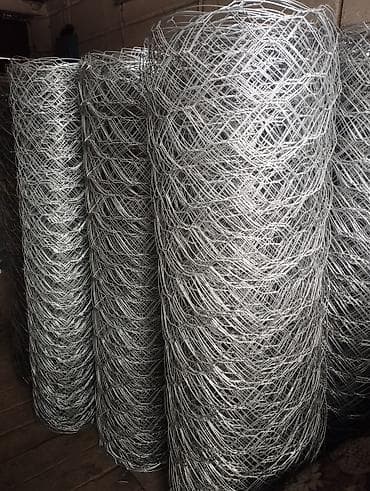 Сетка-рабица в рулонах - Материал: металлическая проволока с цинковым