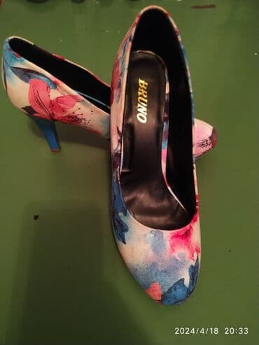 Атайын кийим: Класные туфли,новые фирма эксклюзив 40р.отдам за 300сом — 2