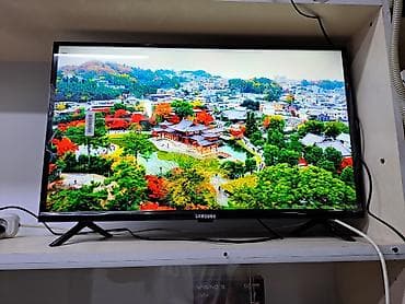тв 32: Телевизор Samsung, диагональ около 32–40". Классический дизайн с — 1