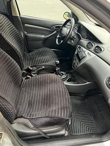 small car: Ford Focus: 2003 г., 1.6 л, Механика, Бензин, Хэтчбэк — 3