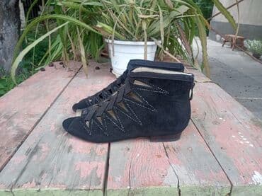 Босоножки женские замшевые, 38-39 размер. Надевались 1-2 раза. 300