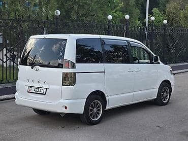bwb e34: Toyota Voxy: 2003 г., 2 л, Автомат, Бензин, Минивэн — 1