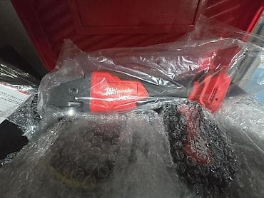 металлы: Аккумуляторная угловая шлифмашина Milwaukee (болгарка) в фирменном — 2