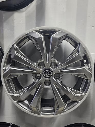 Литые Диски R 18 Toyota, отверстий - 6