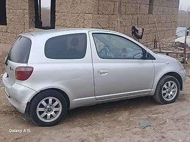 tlc 200: Toyota Yaris: 2000 г., 1.3 л, Механика, Бензин, Хэтчбэк — 7