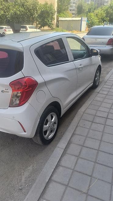 devo matiz: Chevrolet Spark: 2015 г., 1 л, Вариатор, Бензин, Хэтчбэк — 2