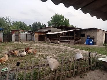 парковая: Продаю дом 3 ком и времянка 2 ком участок 8 соток,цена договорная - — 8