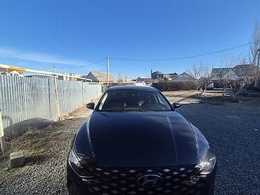 автоком: Седан бизнес‑класса чёрного цвета. Особенности и оснащение: - — 6