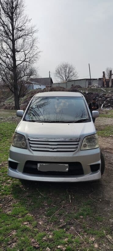 панел эстима: Toyota Noah: 2004 г., 2 л, Автомат, Бензин, Вэн/Минивэн — 1