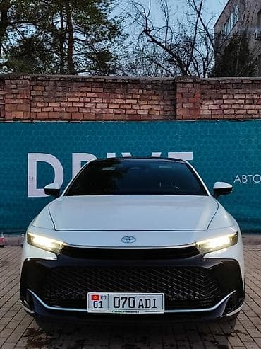colf 2: Toyota Crown: 2023 г., 2.5 л, Автомат, Гибрид, Кроссовер — 6