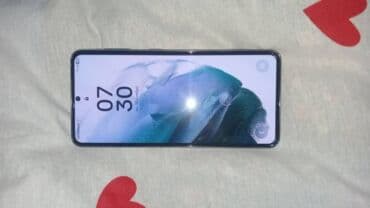 самсунг телефон бу: Samsung Galaxy S21 5G, Колдонулган, 256 ГБ, түсү - Кара, 2 SIM — 4