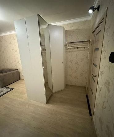 osh flat: Студия, Восток-5 мкр Риэлтор, Без животных, от 6 месяцев, от 1 года, С мебелью частично — 3