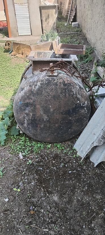 Металлическая цилиндрическая ёмкость/бочка горизонтальная. Описание