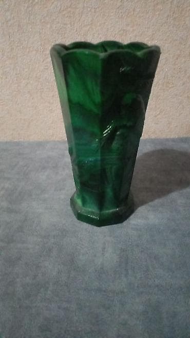 Вазы: Ваза малахит. стекло 5000с - Форма: многоугольная (грани) — 1