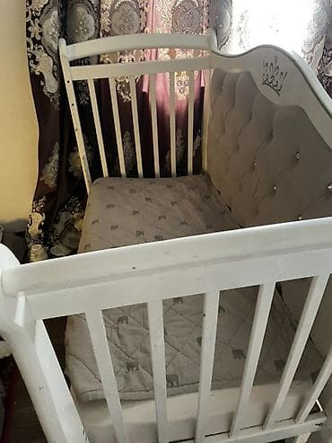 Балдар дүйнөсү: Детская кроватка с мягким изголовьем - Классический корпус из дерева — 2