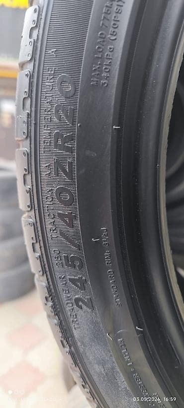резина для портера: Пара летних шин 245/40 ZR20 80-90% Протектор, На одном шине был — 2
