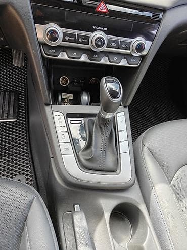 hyundai sonata 2010: Hyundai Avante: 2019 г., 1.6 л, Автомат, Бензин, Седан — 5