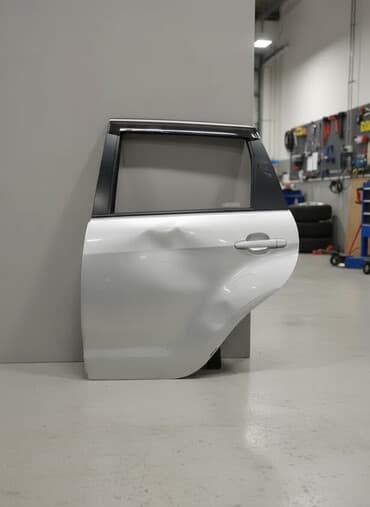 авто запчасти в бишкеке: Дверь Задняя левая Toyota, Б/у, Оригинал — 1