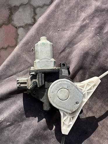 eagle eyes: Стеклоподъемник в сборе передний левый на Subaru Номер детали — 2