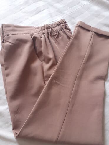 практически новое: Костюм тройка в идеальном состоянии 44 размера. Надевала только один — 4