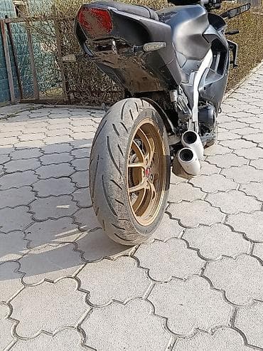 глушытель: Ducati monster 400 Кубов Спортивный мотоцикл в агрессивном обвесе - — 8