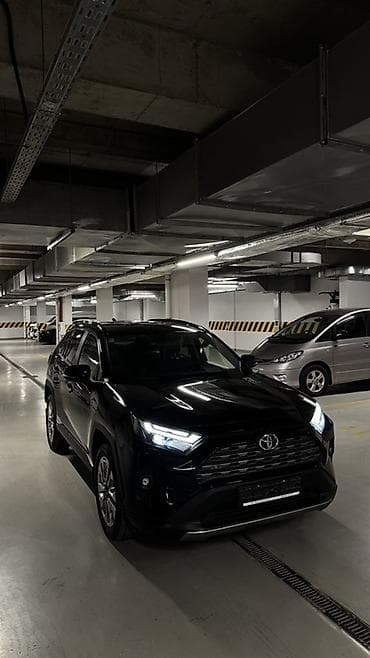 range rower: Toyota RAV4: 2023 г., 2 л, Автомат, Бензин, Кроссовер — 2