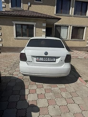 mini cuper: Volkswagen Polo: 2014 г., 1.6 л, Ручные, Бензин, Седан — 4