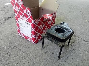 Фланец моновпрыска Golf 3 (одевается на коллектор, сверху крепился сам