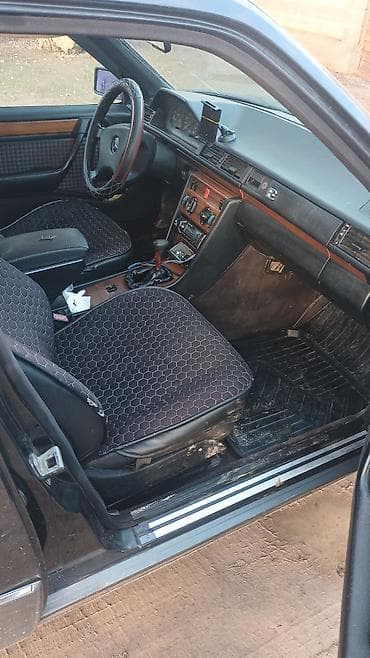 муусо 1: Mercedes-Benz W124: 1991 г., Кол менен иштөөчү, Седан — 1