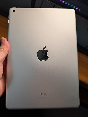 Планшет, Apple, 9" - 10", Wi-Fi, Б/у, Классический цвет - Серебристый — 2