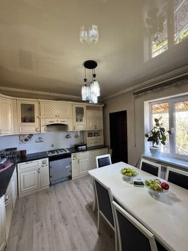 тынчтык конушу дом: 🏡 Продаётся двухуровневый дом в районе Тынчтык ✅ Площадь участка: 4,8 — 10