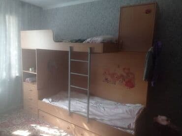 детские двухъярусные кровати со столом: Двухъярусная детская кровать, ЛДСП, цвет - Коричневый — 1