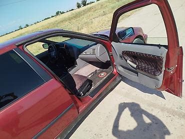 капот 814: BMW 3 series: 1992 г., 1.8 л, Механика, Бензин, Седан — 4