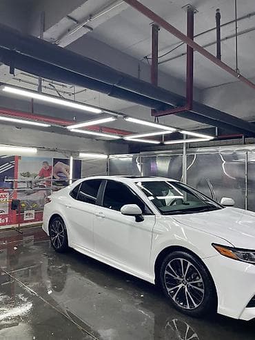70: Toyota Camry: 2019 г., Бензин — 3