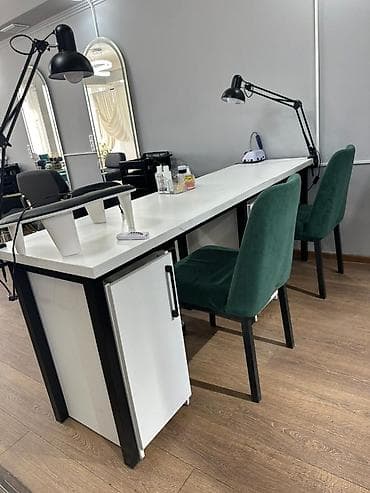 зеркала под заказ: Двухместный маникюрный стол со встроенным шкафчиком - Длина рабочей — 2