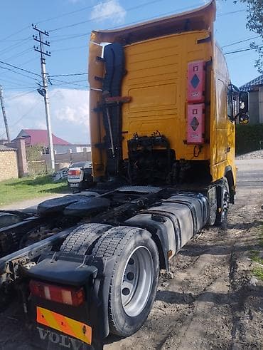 шлемы на мото: Тягач, Volvo, 2013 г., Тентованный — 4