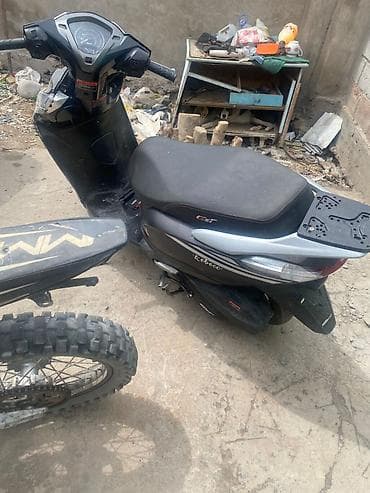 мопед макс: Тип скутера 125 куб. см, Бензин, Б/у — 3