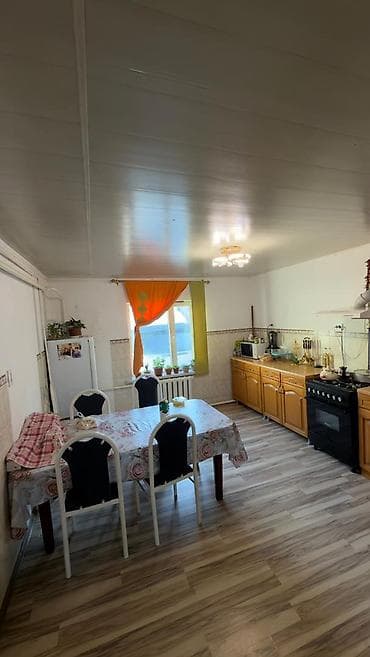 Продажа домов: Срочно продаётся дом! Локация: Ак-Босого Площадь участка: 4,5 сотки — 10