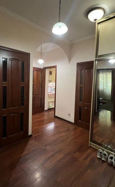 прадаю квартиру в районе пишпек: 3 комнаты, 71 м², Индивидуалка, 2 этаж — 8