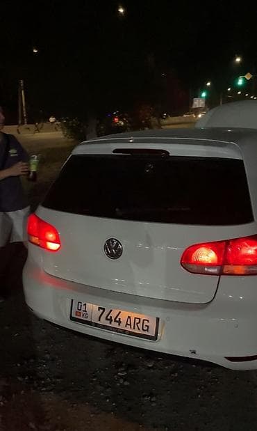 Продажа авто: Volkswagen Golf: 2009 г., 1.6 л, Робот, Бензин, Хэтчбэк — 2