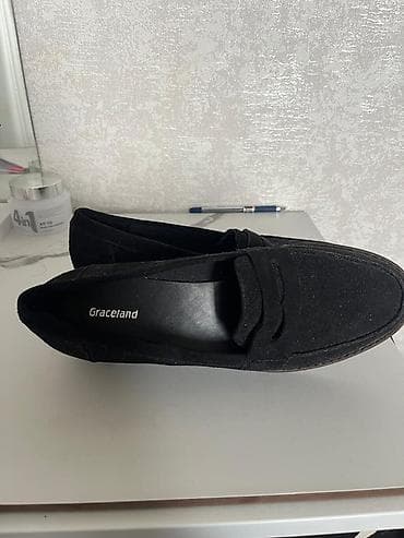 Жеке буюмдар: Женские лоферы из чёрной замши - Классическая модель с перемычкой — 5