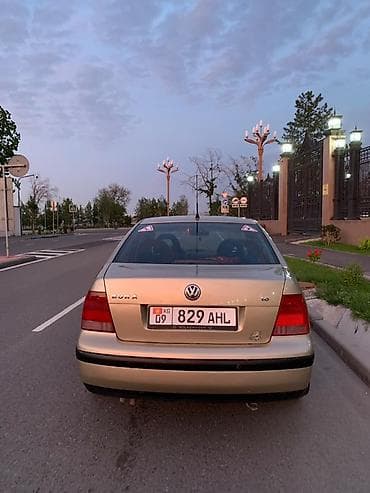 q 7: Volkswagen Bora: 2003 г., 1.6 л, Механика, Бензин, Седан — 4