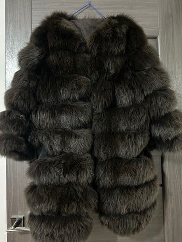 срочно продаю в связи с переездом: Шубка из песца, мех очень добротный. Есть потертости . Подклад нужно — 1